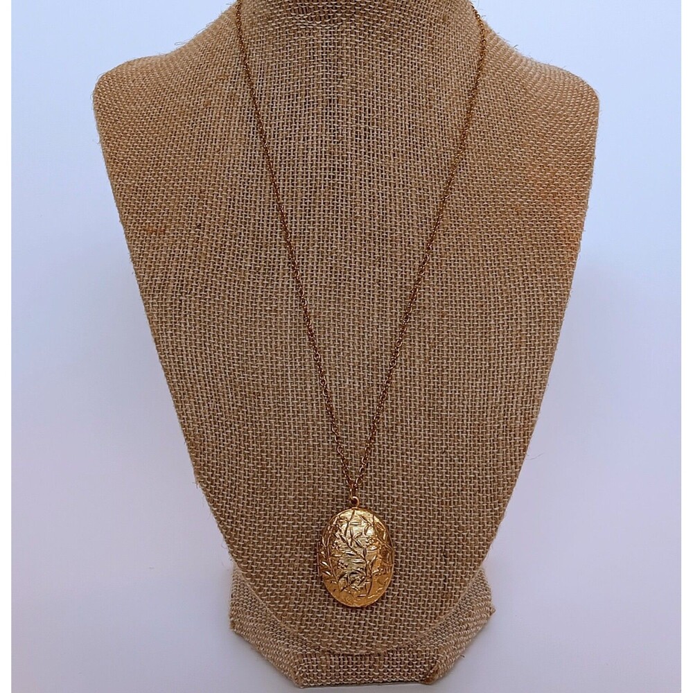 Large Art Nouveau Victorian Revival Gold Tone Locket Necklace 18 in
